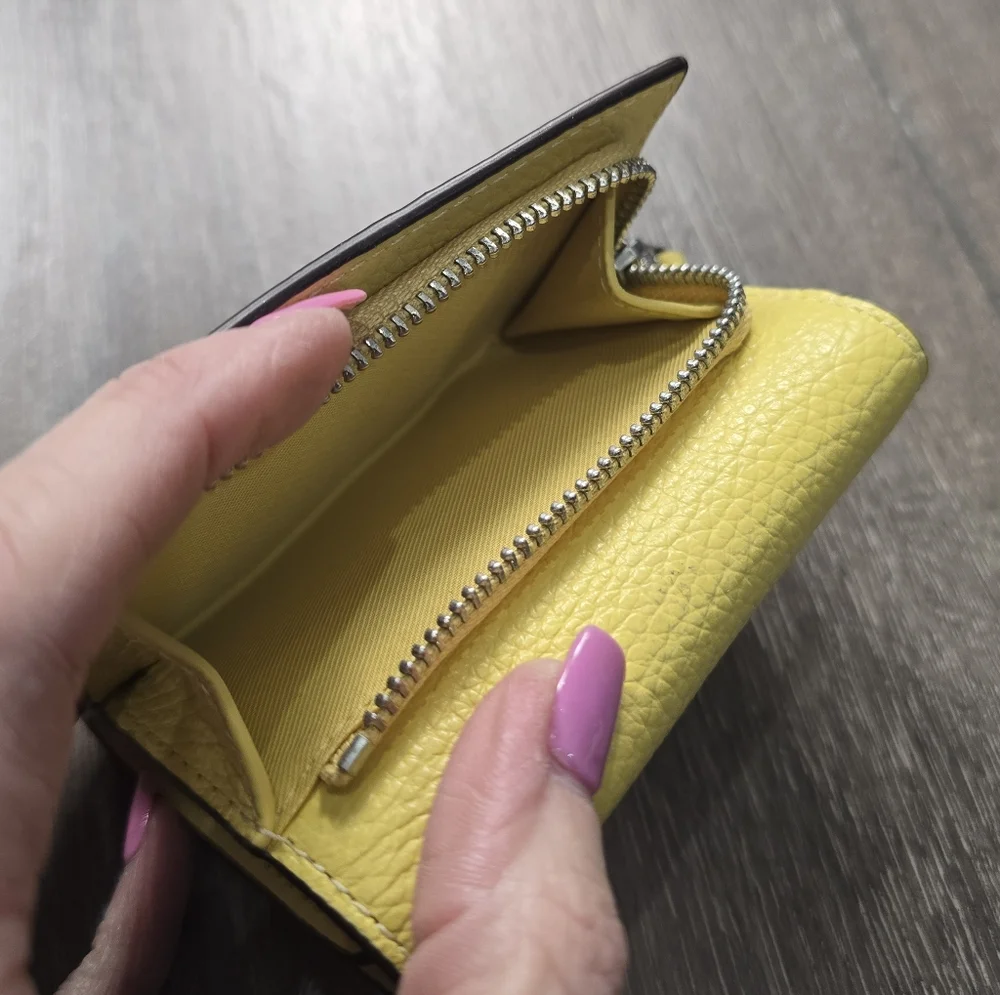 Coach Micro Pebbled Leather Snap Wallet‎ ☆ - Picture 3 of 7